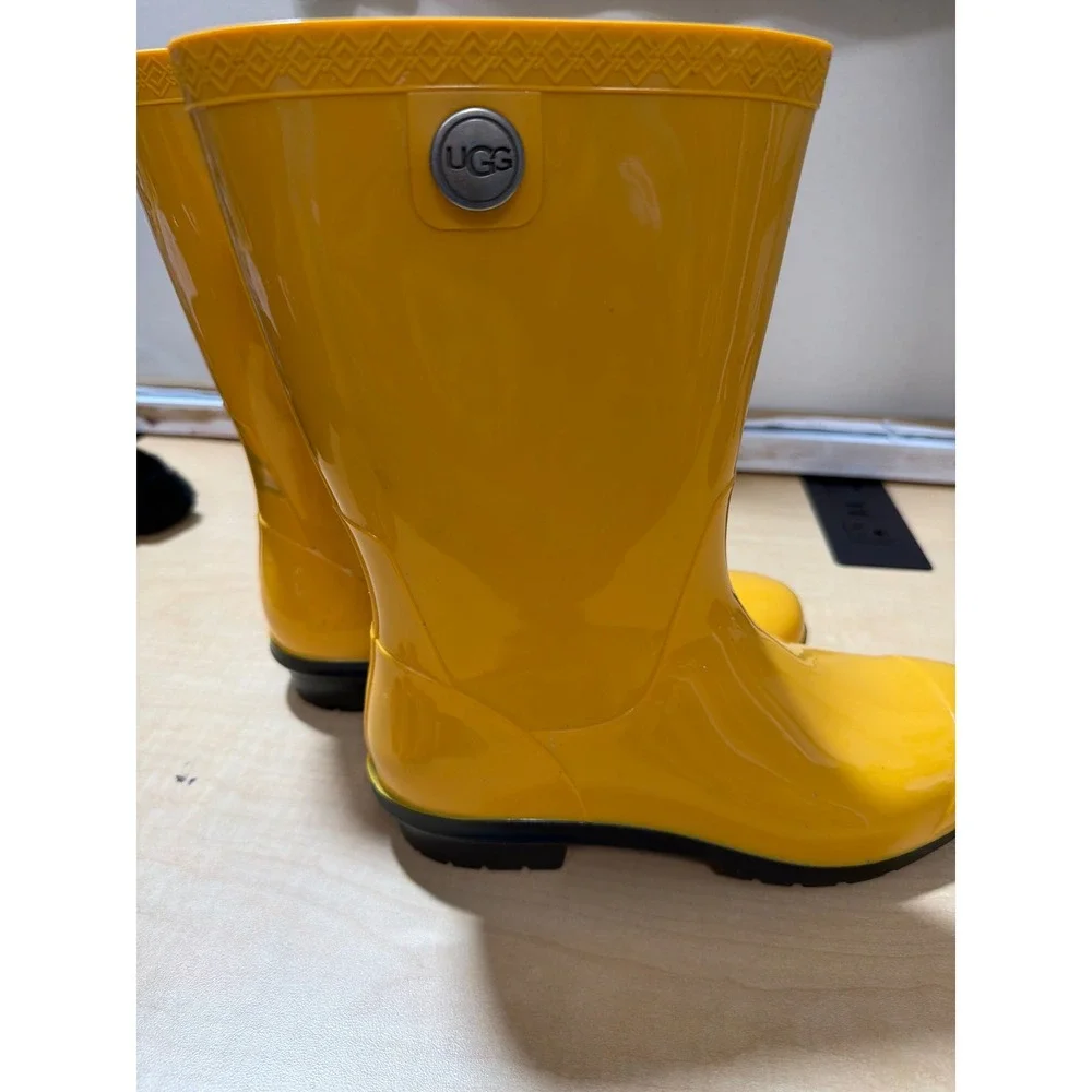 UGG‎ Sienna Rain Boots Mens 7 Yellow Gloss Waterproof Rubber Mid Calf 1014452